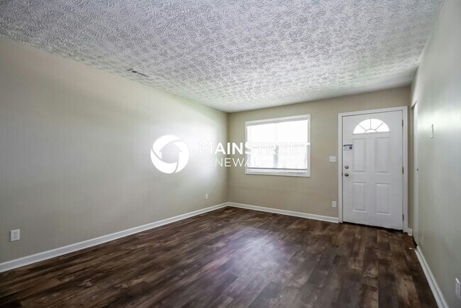 Photo - 3 Bedroom Pet-Friendly Home in Grove City, OH with Main Street Renewal