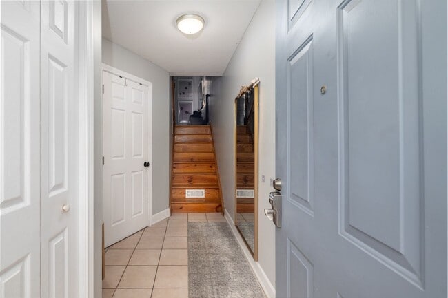 Photo - 410 Farmington Ave