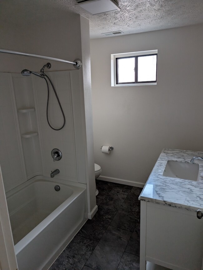 Photo - 2401 S 11th St Unidad 3F