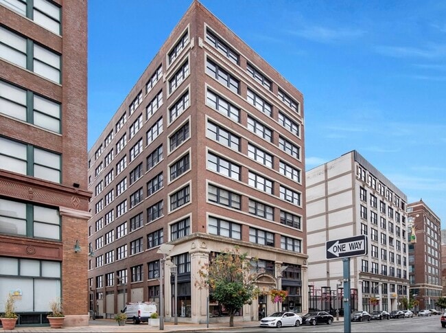 Building Photo - 1619 Washington Ave Unit 603