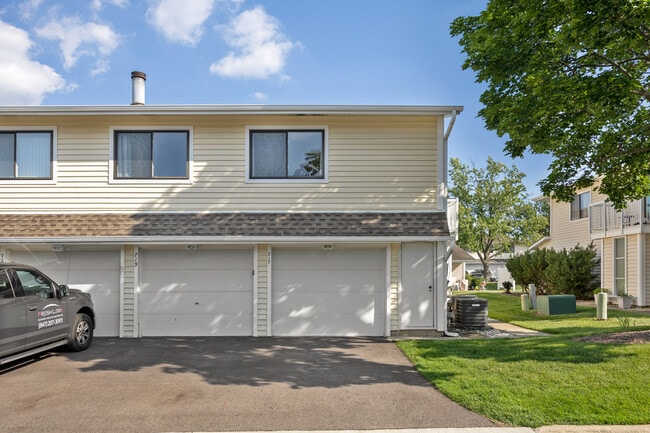 Building Photo - 717 Whitesail Dr Unit 717