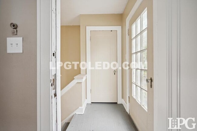 2030 Wyndhurst Rd