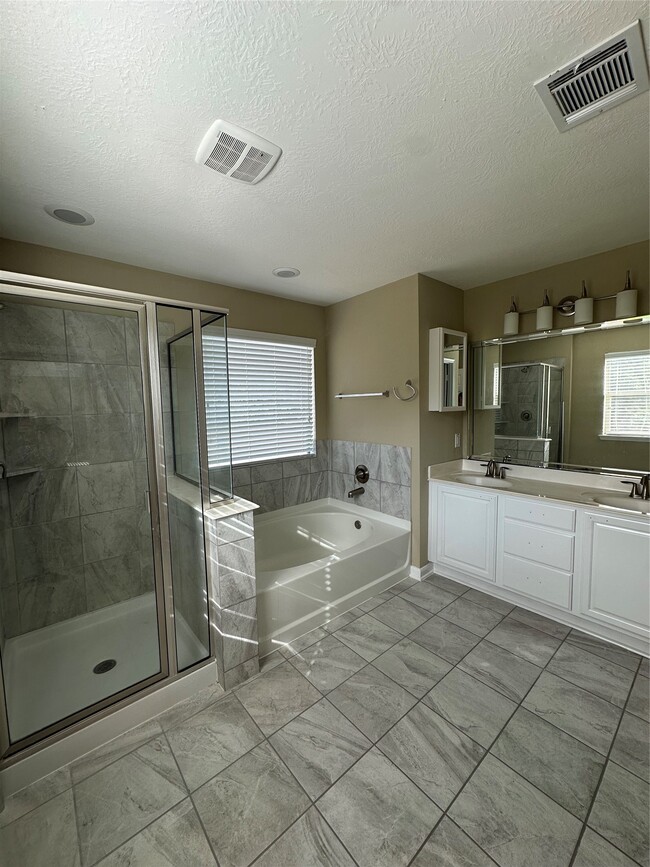 Photo - 2606 Riverhollow Ln