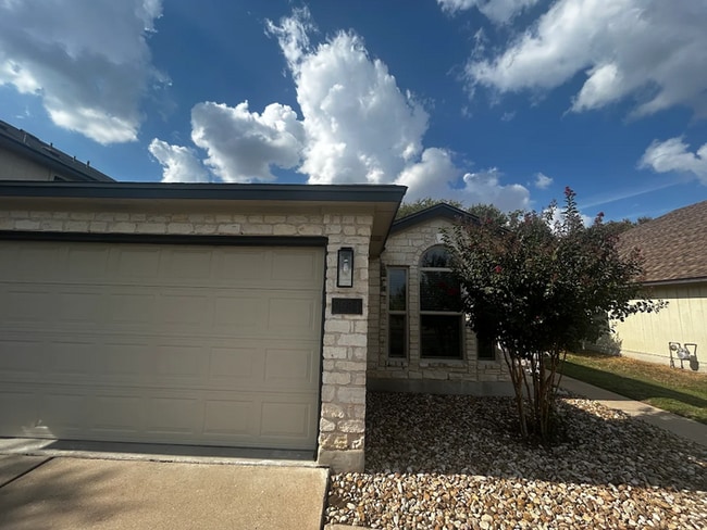 Photo - Move-In Ready 3BR/2BA in Round Rock - Enjo...