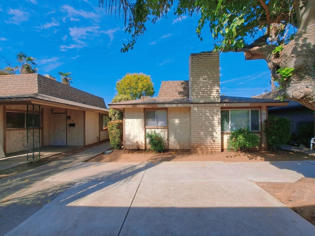 Building Photo - 132-6 Dayton Unit 136