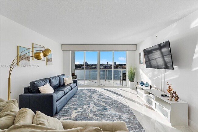 Building Photo - 17050 N Bay Rd Unit 807