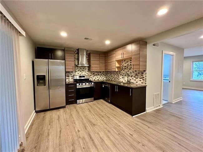 Photo - 1258 Creekside Ct