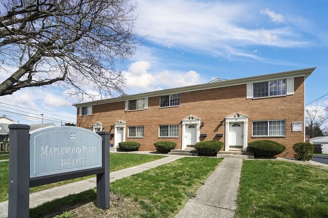 550 - MAPLEWOOD PLAZA - 550 - MAPLEWOOD PLAZA Apartments