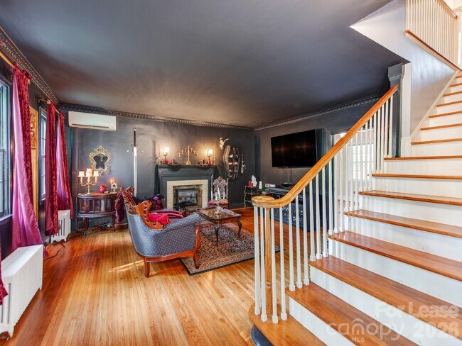Photo - 1209 Oakwood Ave