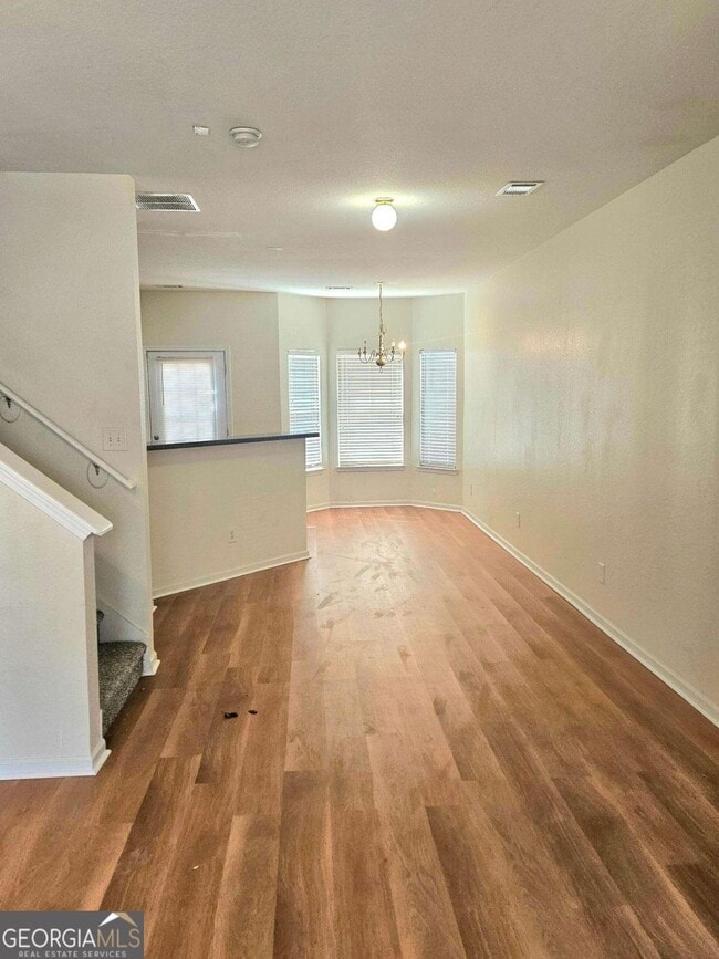 Photo - 290 Brookview Dr