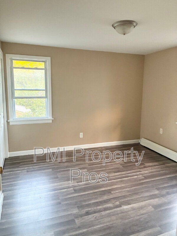 Building Photo - 4626 N 39th St Rental