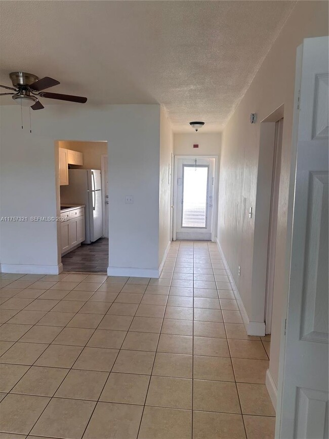 Photo - 19001 NE 2nd Ave Unidad 1404