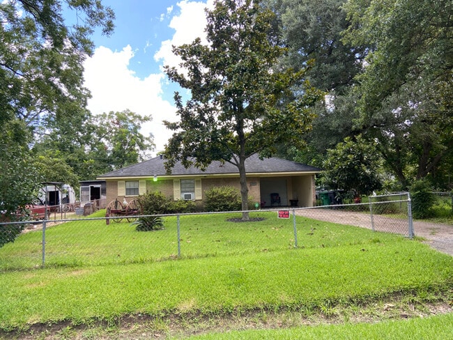 Building Photo - 2505 Garwood Dr Rental
