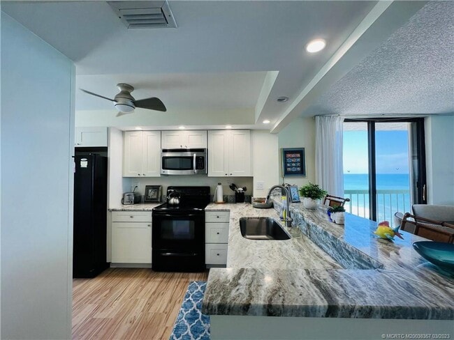 Building Photo - 9900 S Ocean Dr Unit 1401 Rental