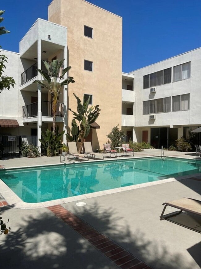 Building Photo - 11139 Acama Street,