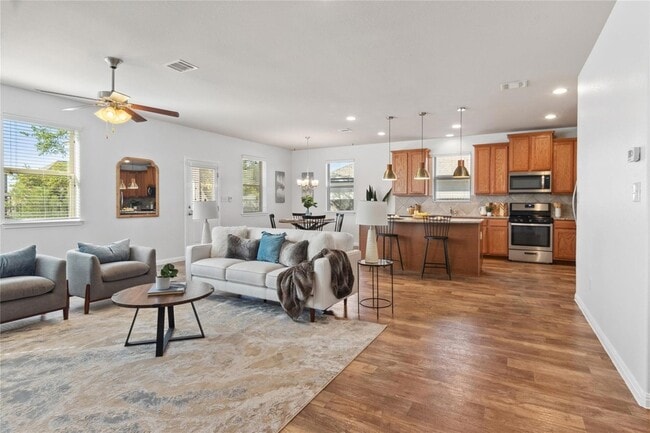 Photo - 208 Callahan Ln