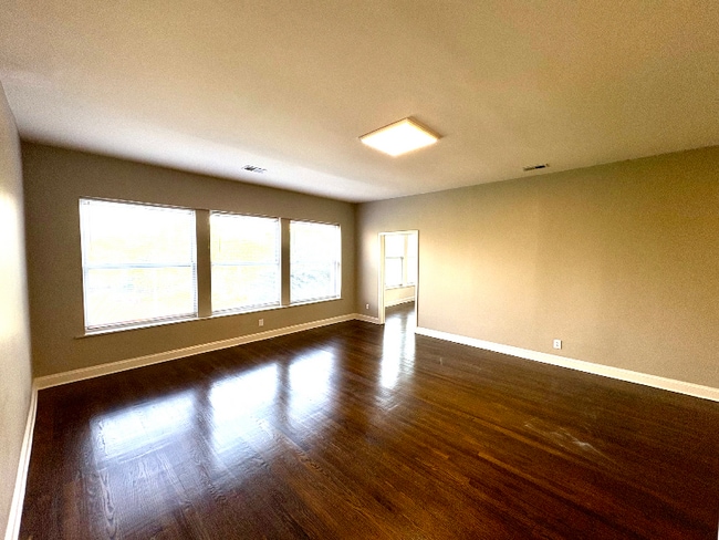 Photo - 5115 S Drexel Ave Apartment Unit 3F
