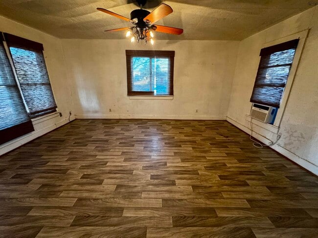 Photo - 512 N Lamar St