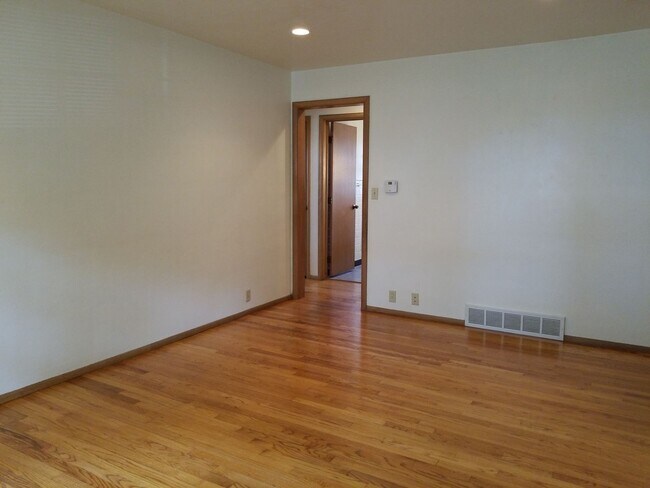 Photo - 2 bdrm, 1.5 bath duplex with flexible possession!