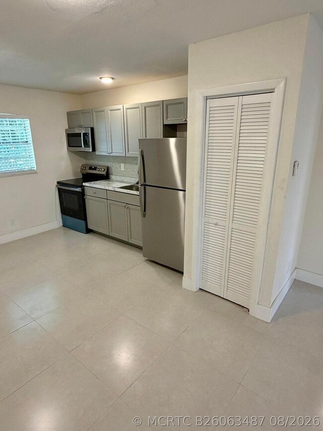 2851 NW 11th Pl Unit 1-3
