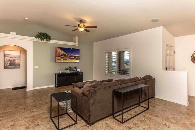 Photo - 3240 McCulloch Blvd N