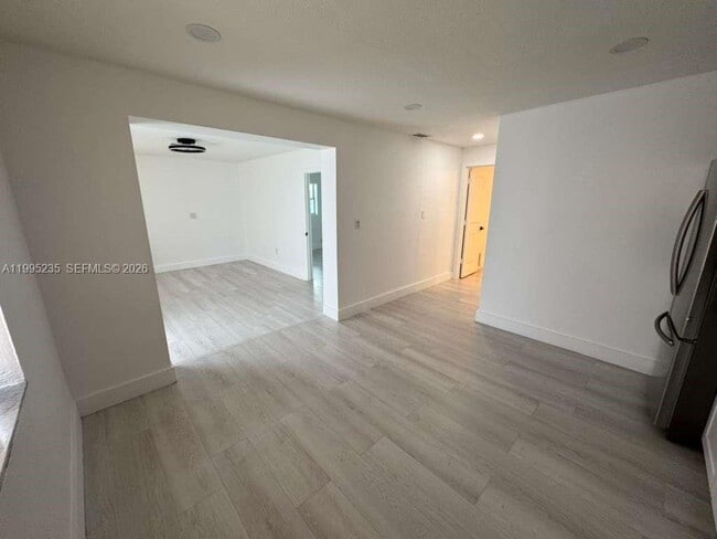 Photo - 230 E 56th St