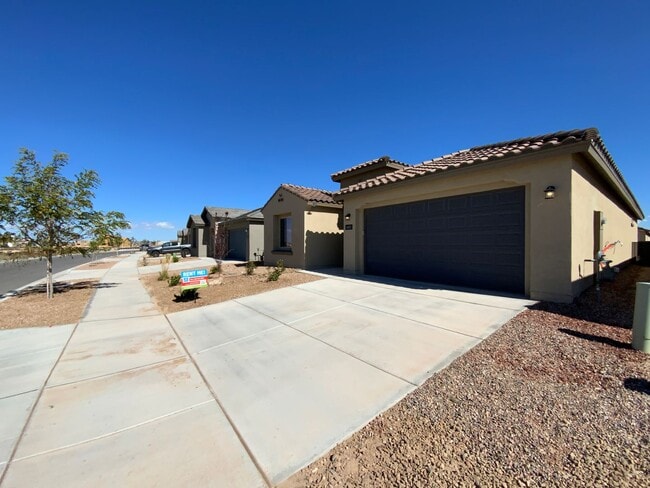 Photo - 3 Bedroom Single Story New Build in Mesa D...