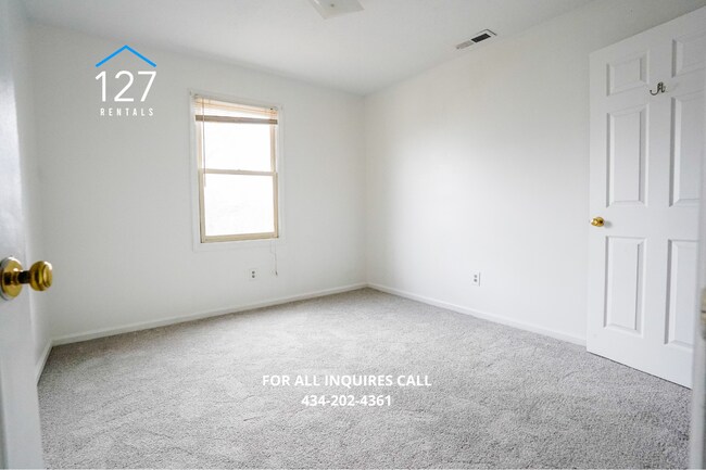 Photo - Spacious & Convenient 2-Bedroom Apartment in Lynchburg, VA – Prime Location!