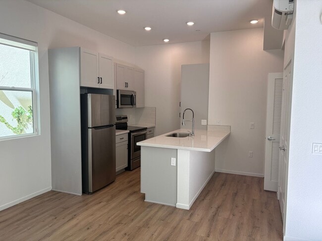 Photo - Division & Highland Rowhomes