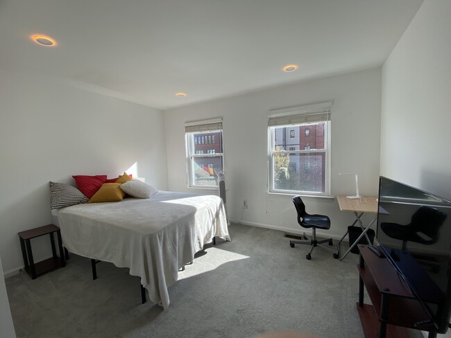 Photo - 1327 Belmont St NW