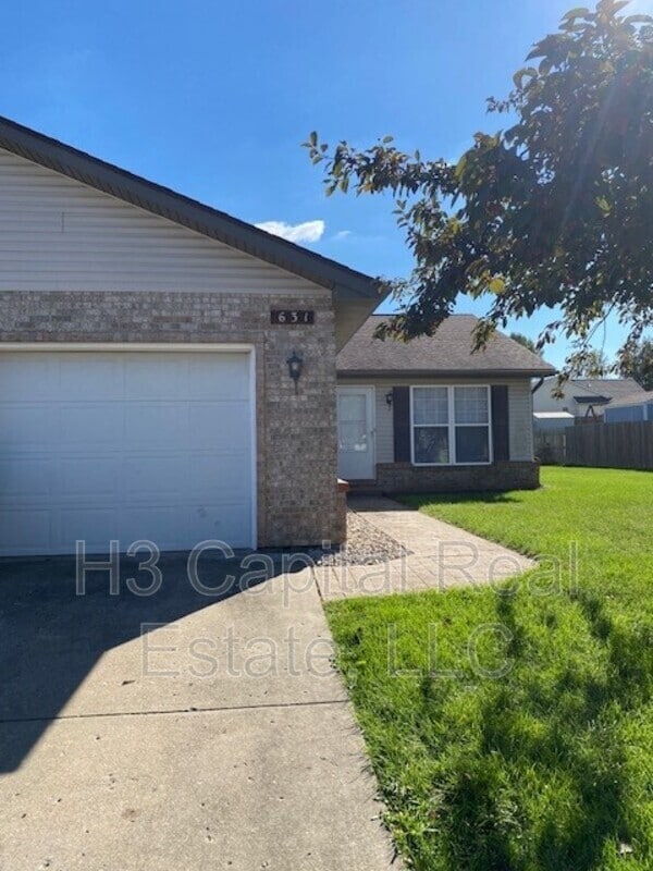 Building Photo - 631 Donna Dr