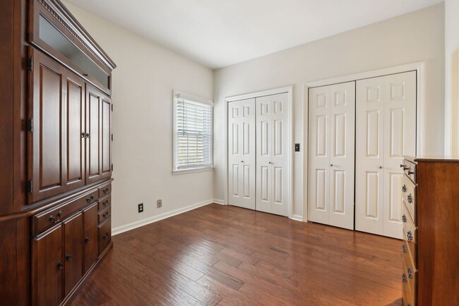 Photo - West End Condo - ONE HALF MONTH FREE RENT ...