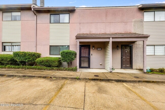 Building Photo - 110 W Bayou Pkwy