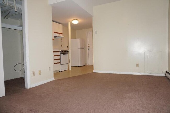 Building Photo - 1114 Commonwealth Ave Rental