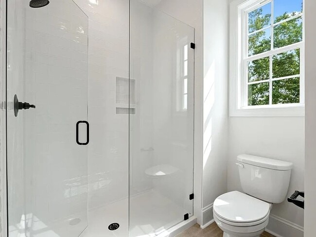 Photo - 711 N Main St