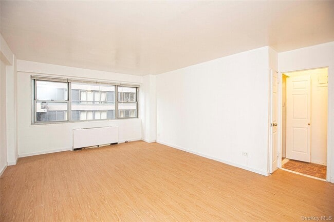 Building Photo - 330 E 49th St Unit 5K Rental