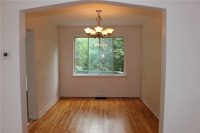 Salle à manger - 1810 Haig Dr