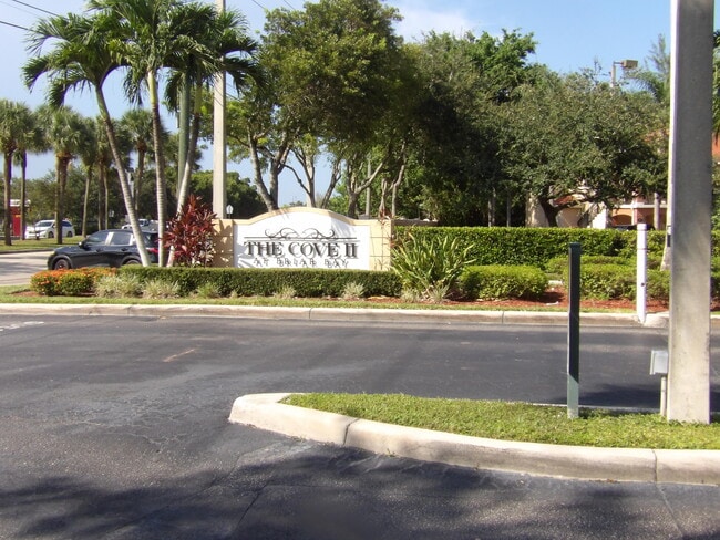 Building Photo - 3800 N Jog Rd Unit 201