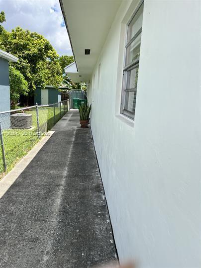 Photo - 3715 SW 91 Ave Unidad 1