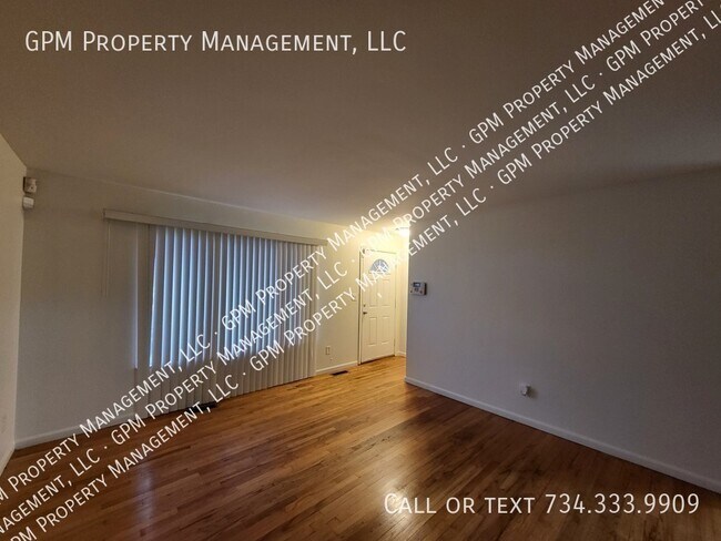 Photo - 8975 Nottingham Dr