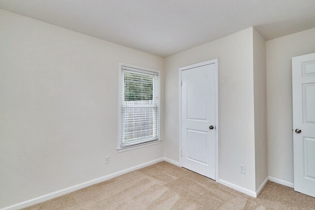 Photo - 924 Firefall Ct