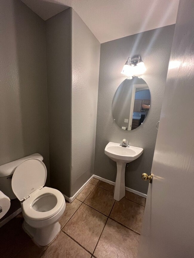 Photo - Nice Single-Family House in Silverado Ranch