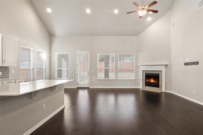 Photo - 2909 Zelma Dr