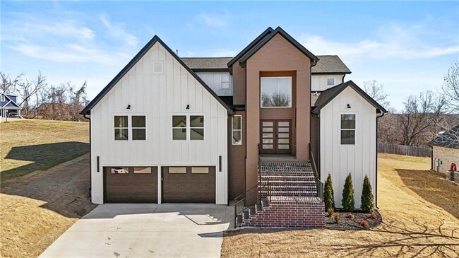 Photo - 2170 Hopkins Ln