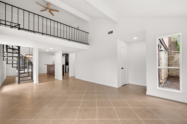 Photo - 8632 Maplecrest Dr