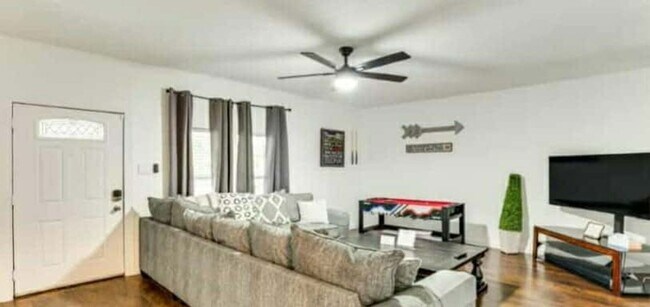 Photo - 401 N Polk St