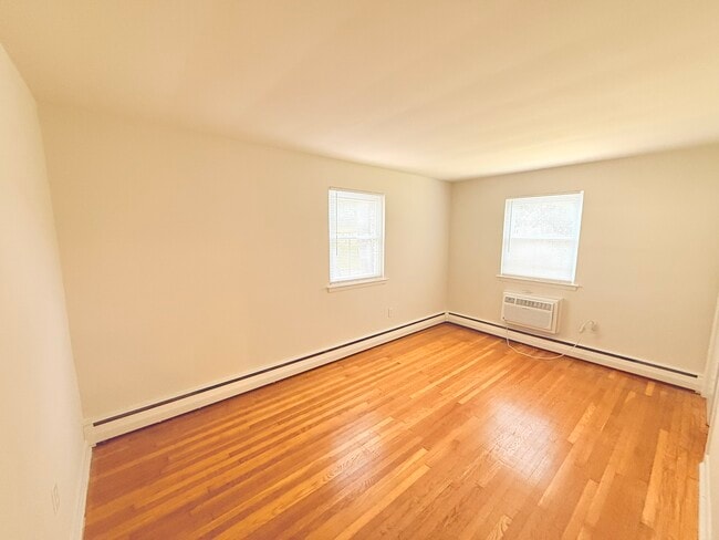 Photo - 615 Paxon Ave