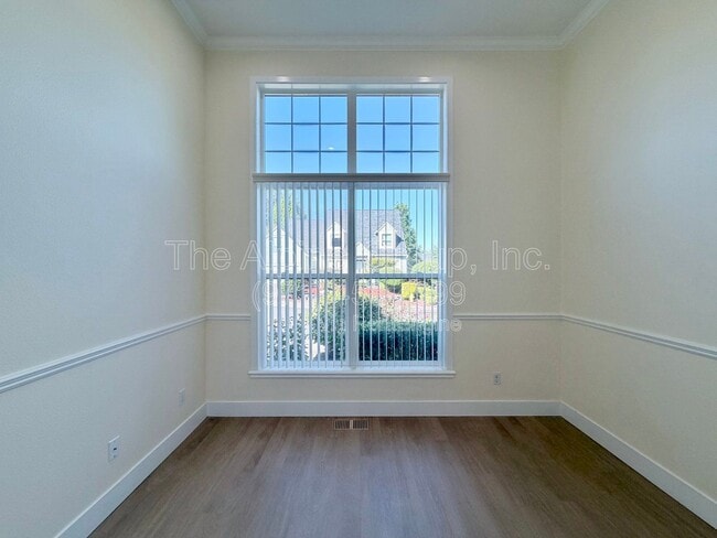 Photo - 351 NW Kotrik Pl