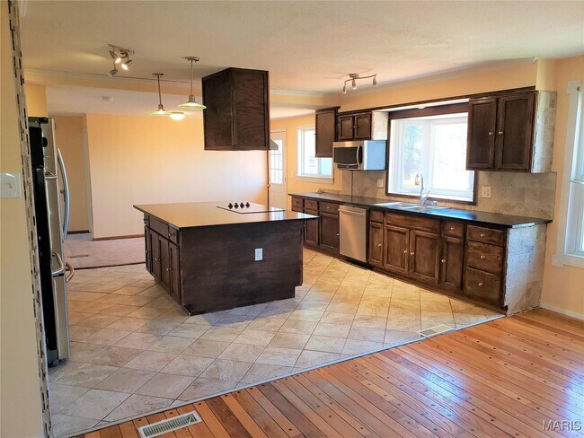 Photo - 803 Clayworth Dr