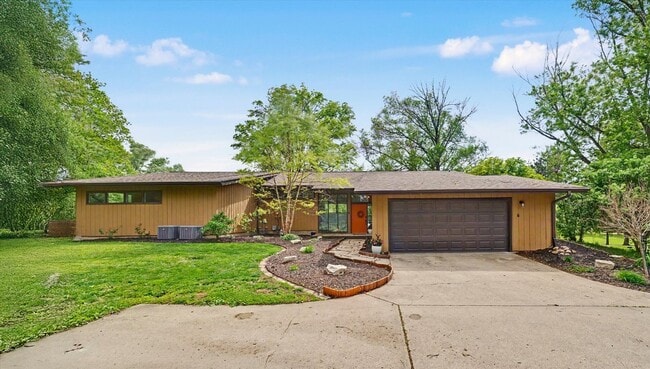 Photo - 1010 Parkview Dr